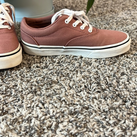 Vans - Picture 5 of 9